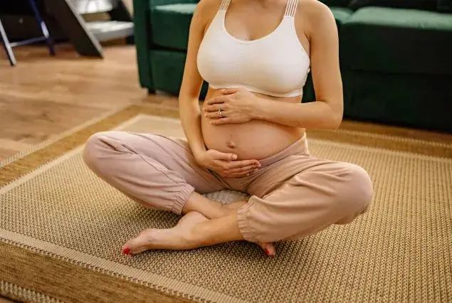 Prenatal chiropractic adjustment for expecting mother